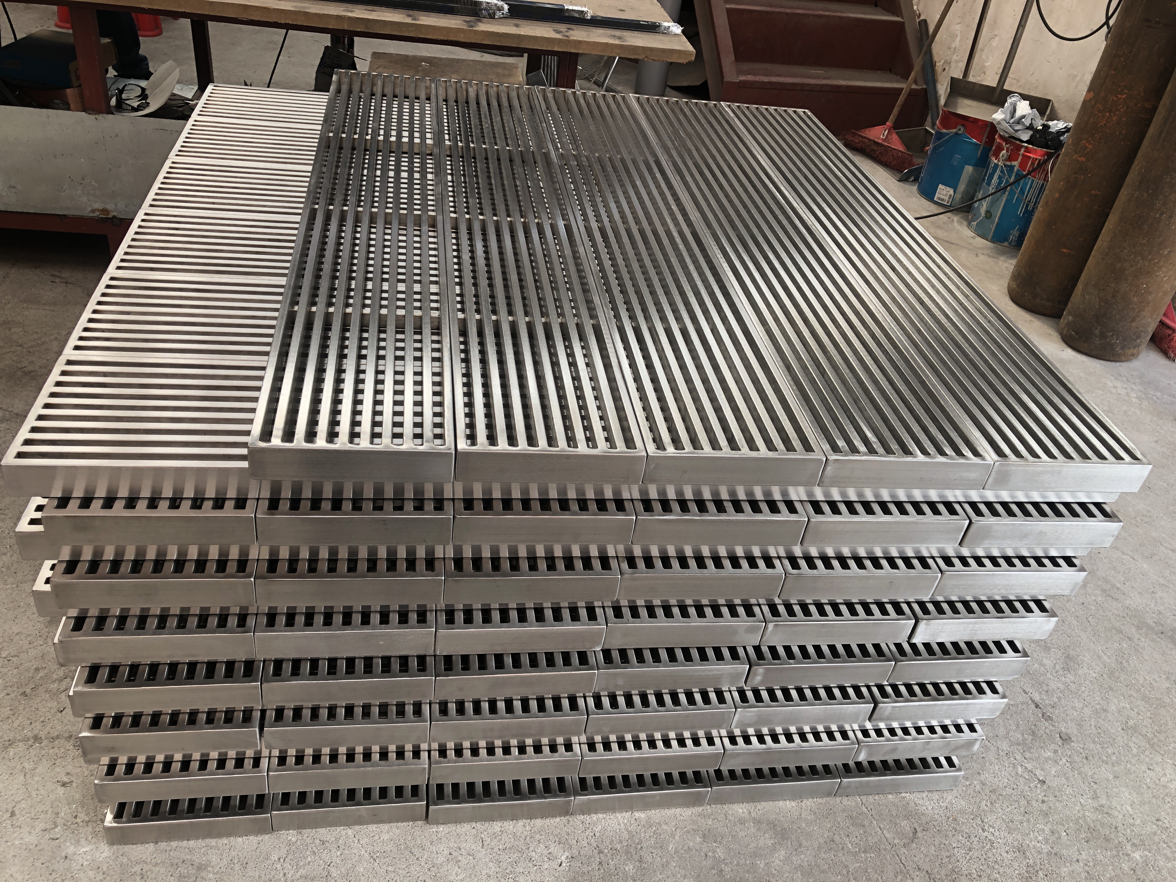 信友公司:不銹鋼格柵加工件 信友公司:不銹鋼格柵加工件